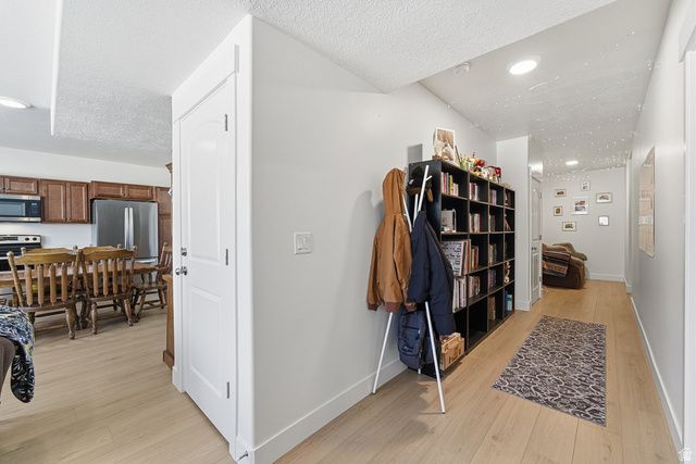 682 BENEDICT DR, Saratoga Springs, UT 84045