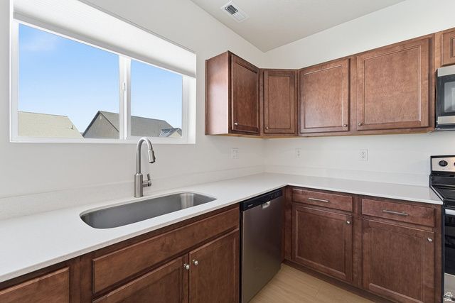 682 BENEDICT DR, Saratoga Springs, UT 84045