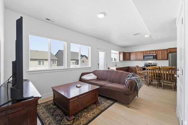 682 BENEDICT DR, Saratoga Springs, UT 84045