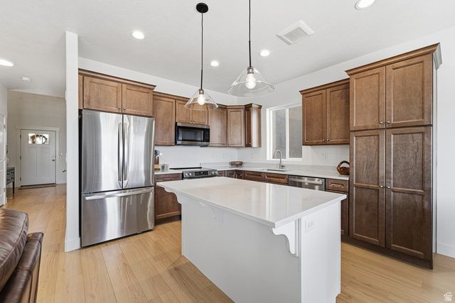 682 BENEDICT DR, Saratoga Springs, UT 84045