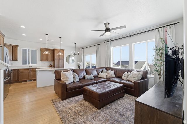 682 BENEDICT DR, Saratoga Springs, UT 84045