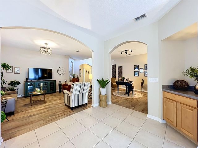 527 AZALEA BLOOM DRIVE, Apopka, FL 32712