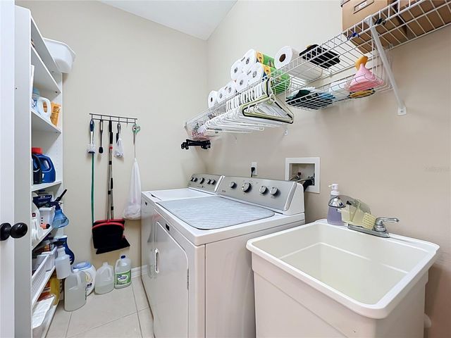 527 AZALEA BLOOM DRIVE, Apopka, FL 32712