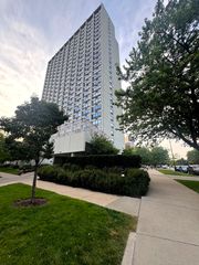 5100 N Marine Drive 16E, Chicago, IL 60640