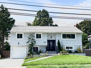 1059 Denton Avenue, Manhasset Hills, NY 11040