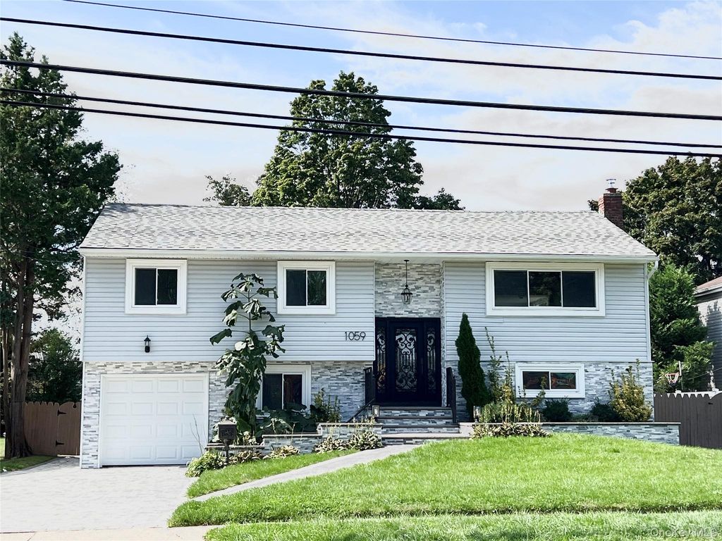 1059 Denton Avenue, Manhasset Hills, NY 11040