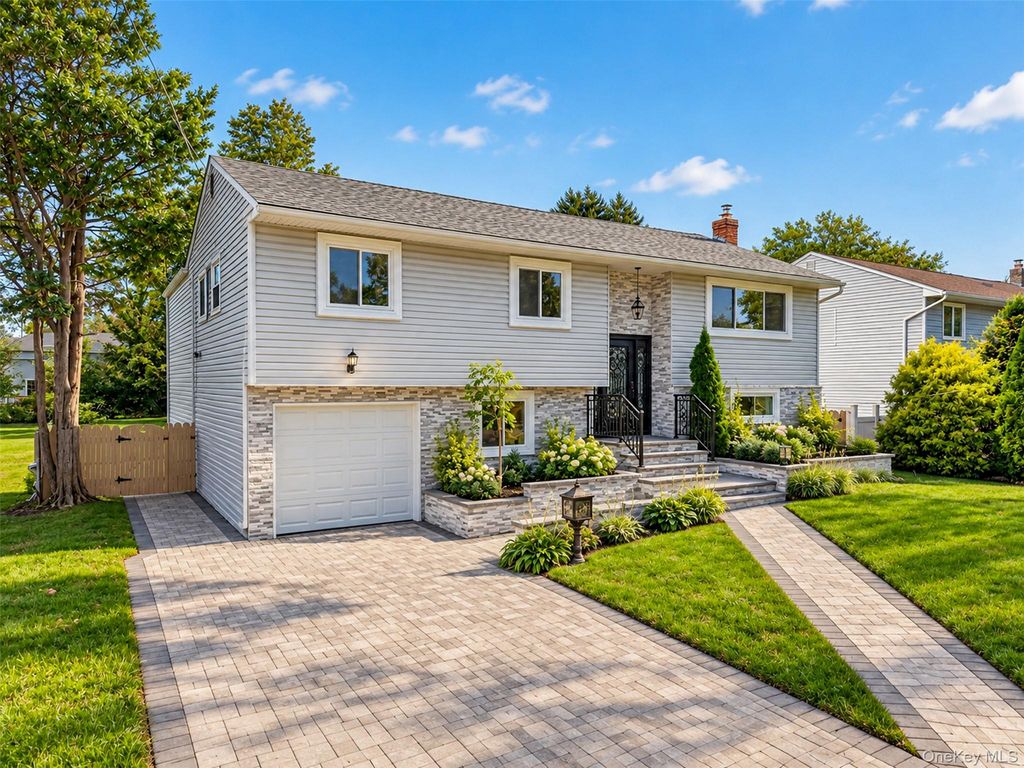 1059 Denton Avenue, Manhasset Hills, NY 11040 — photo 2