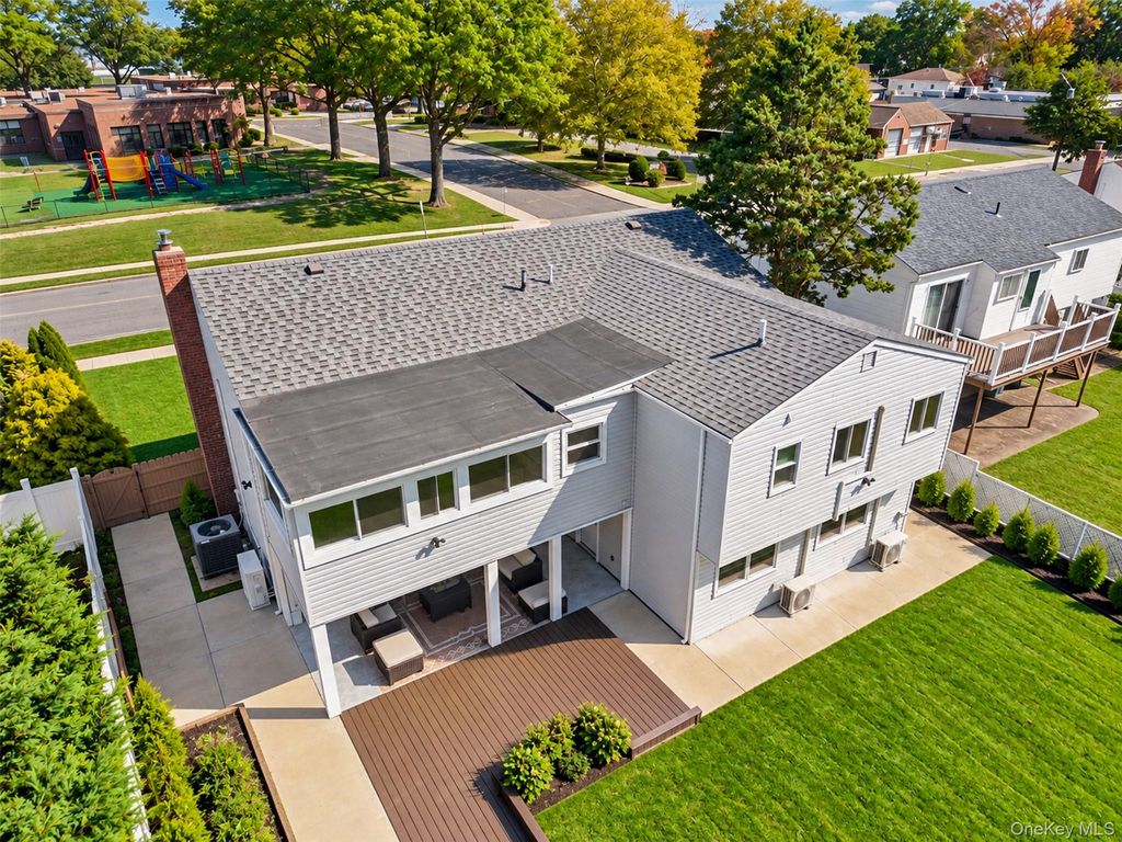 1059 Denton Avenue, Manhasset Hills, NY 11040 — photo 5