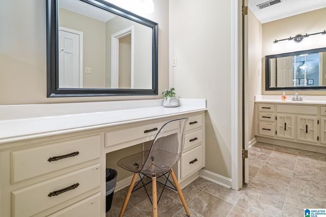 1439 CABIN HILL ROAD, Birmingham, AL 35235