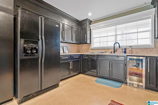 1439 CABIN HILL ROAD, Birmingham, AL 35235