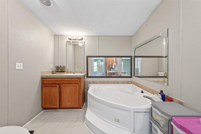 494 Road 5202, Cleveland, TX 77327