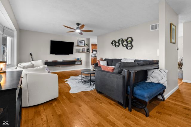 2579 E 400 N, Whiteland, IN 46184