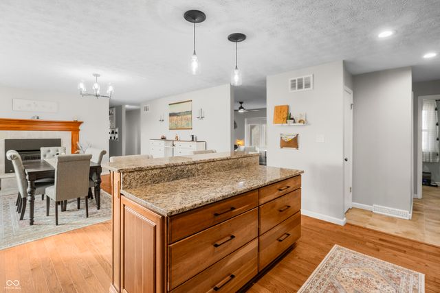 2579 E 400 N, Whiteland, IN 46184