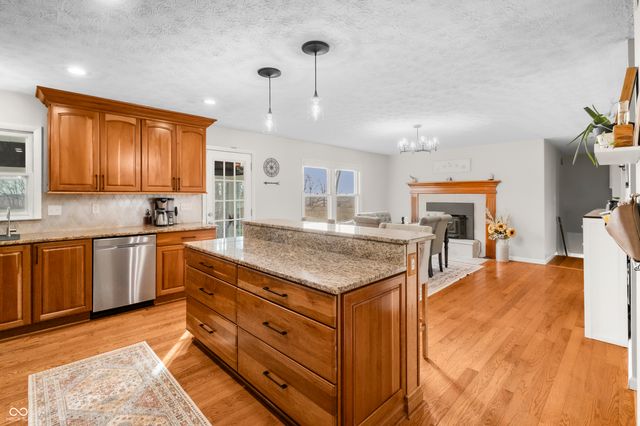 2579 E 400 N, Whiteland, IN 46184