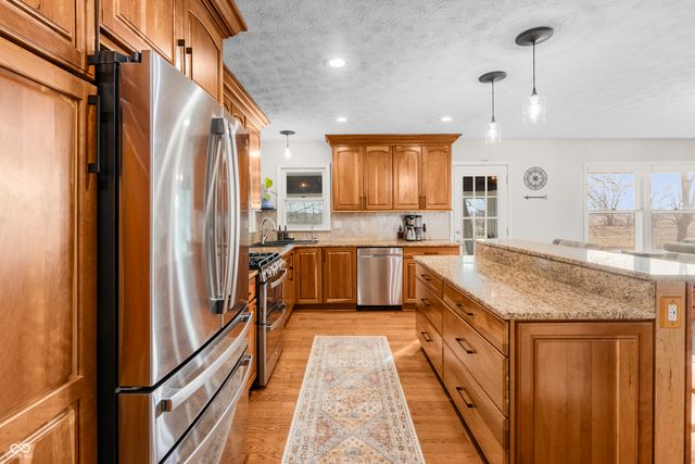 2579 E 400 N, Whiteland, IN 46184