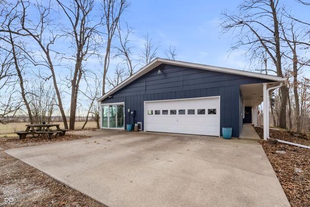 2579 E 400 N, Whiteland, IN 46184
