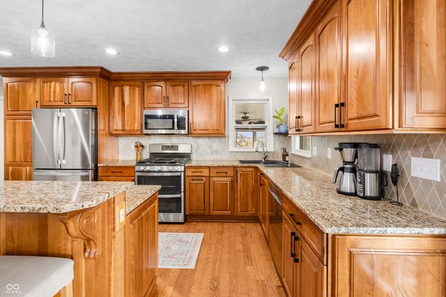 2579 E 400 N, Whiteland, IN 46184