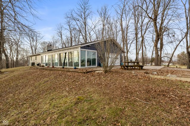 2579 E 400 N, Whiteland, IN 46184