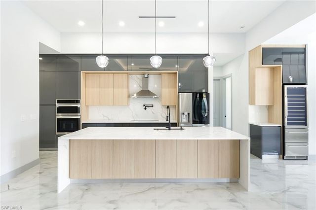 2833 25th AVE, Cape Coral, FL 33914