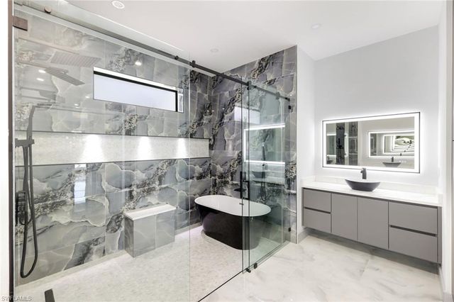 2833 25th AVE, Cape Coral, FL 33914