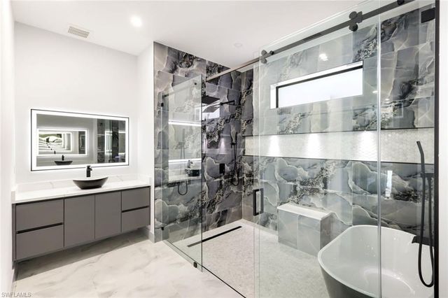 2833 25th AVE, Cape Coral, FL 33914