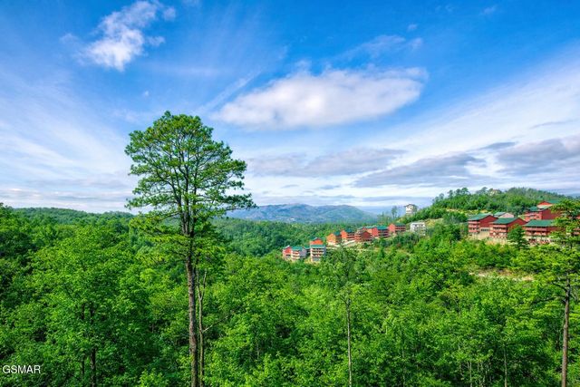 3704 Tilda Hilltop Way, Sevierville, TN 37862