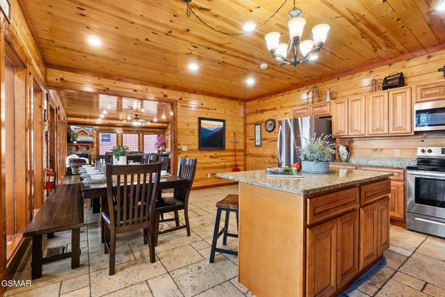 3704 Tilda Hilltop Way, Sevierville, TN 37862