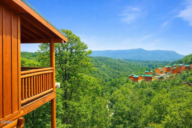 3704 Tilda Hilltop Way, Sevierville, TN 37862