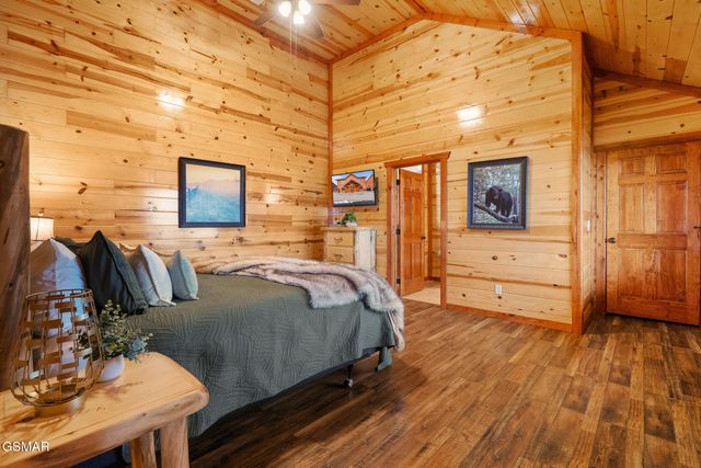 3704 Tilda Hilltop Way, Sevierville, TN 37862