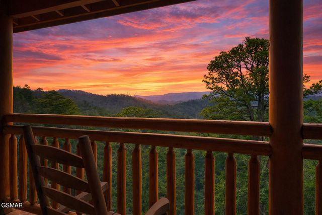 3704 Tilda Hilltop Way, Sevierville, TN 37862