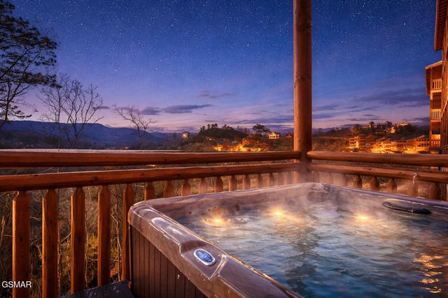 3704 Tilda Hilltop Way, Sevierville, TN 37862