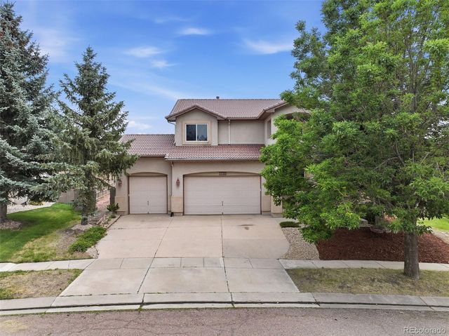 3335 Hollycrest Drive, Colorado Springs, CO 80920