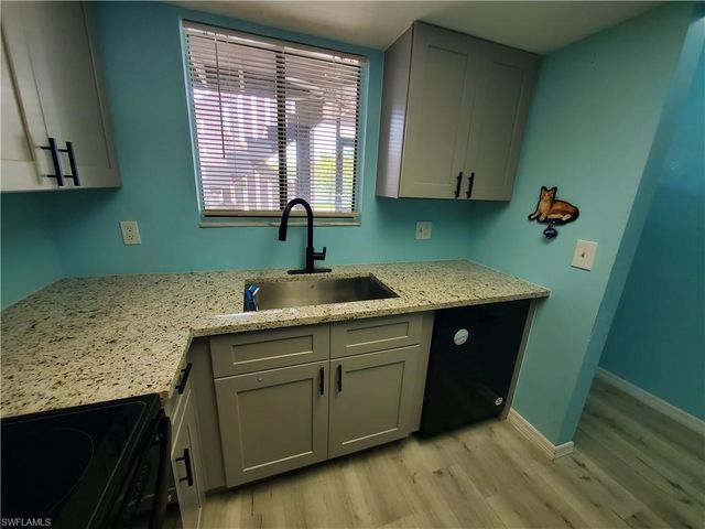 1055 Palm AVE 214, North Fort Myers, FL 33903