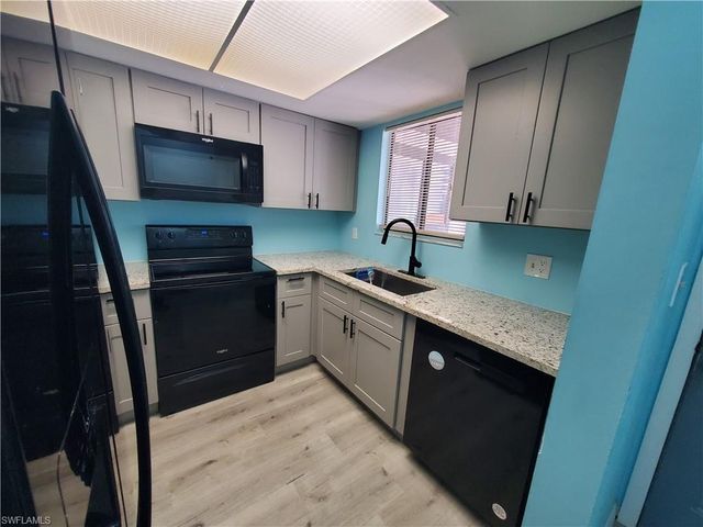 1055 Palm AVE 214, North Fort Myers, FL 33903