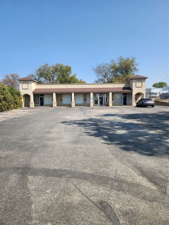 9516 Camp Bowie West Boulevard D, Fort Worth, TX 76116