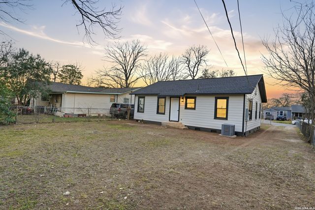 518 wright, Schertz, TX 78154