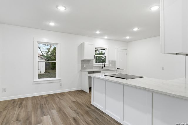 518 wright, Schertz, TX 78154