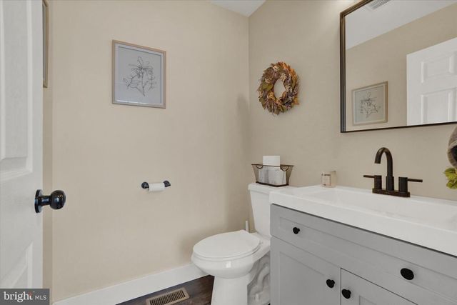 1048 KELLER RD, York, PA 17406