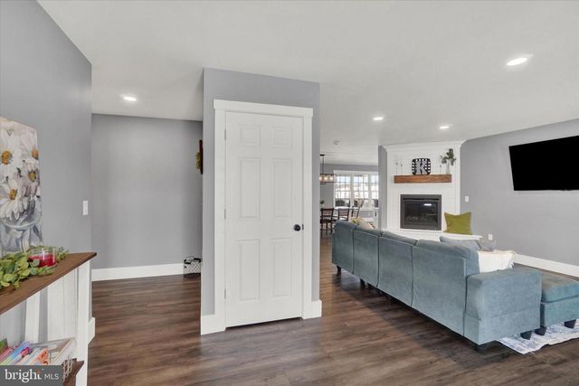 1048 KELLER RD, York, PA 17406