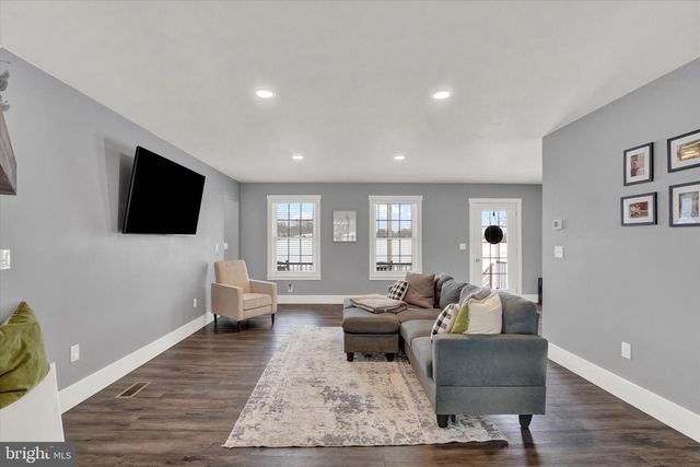 1048 KELLER RD, York, PA 17406