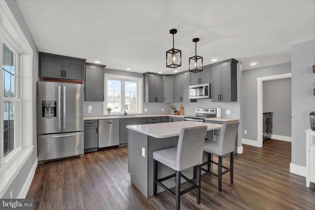 1048 KELLER RD, York, PA 17406