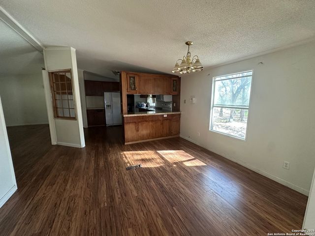 139 Pullman, La Vernia, TX 78121