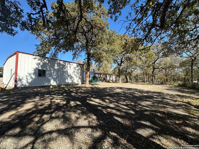 139 Pullman, La Vernia, TX 78121