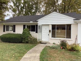 28464 Stuart Avenue, Southfield, MI 48076