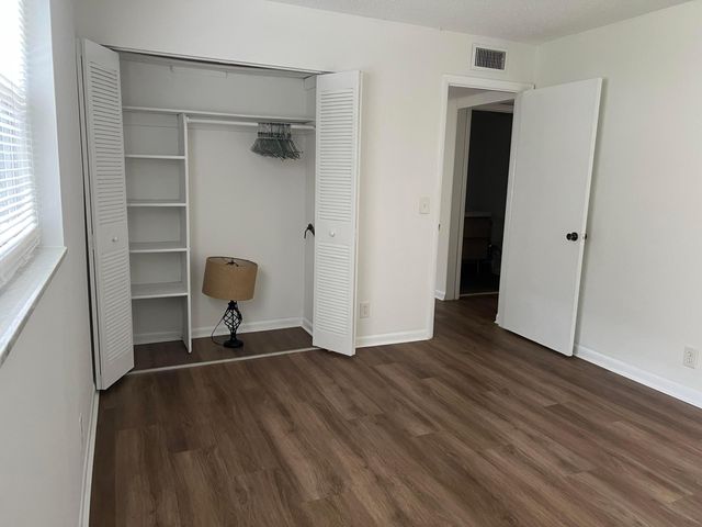 874 Flanders S, Delray Beach, FL 33484