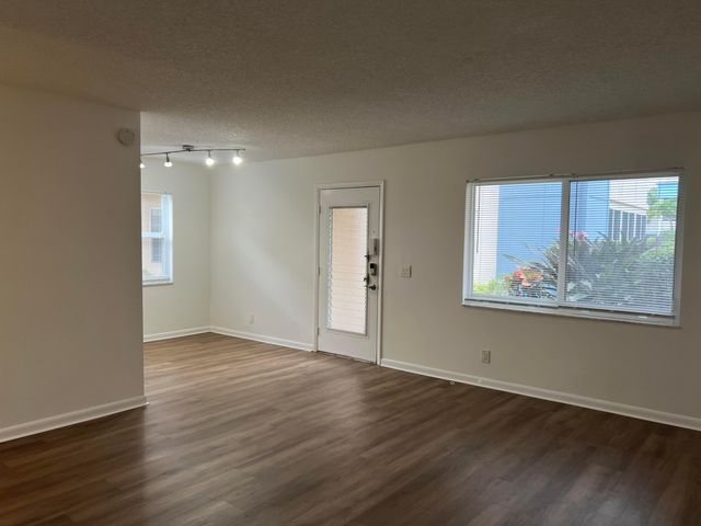 874 Flanders S, Delray Beach, FL 33484