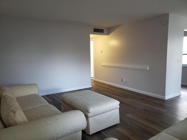 874 Flanders S, Delray Beach, FL 33484