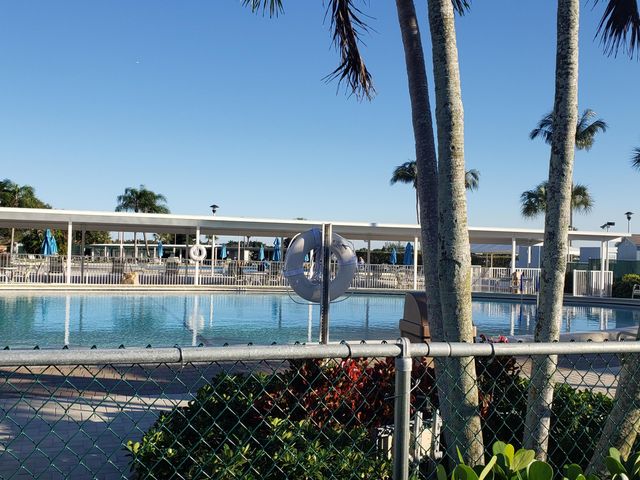 874 Flanders S, Delray Beach, FL 33484