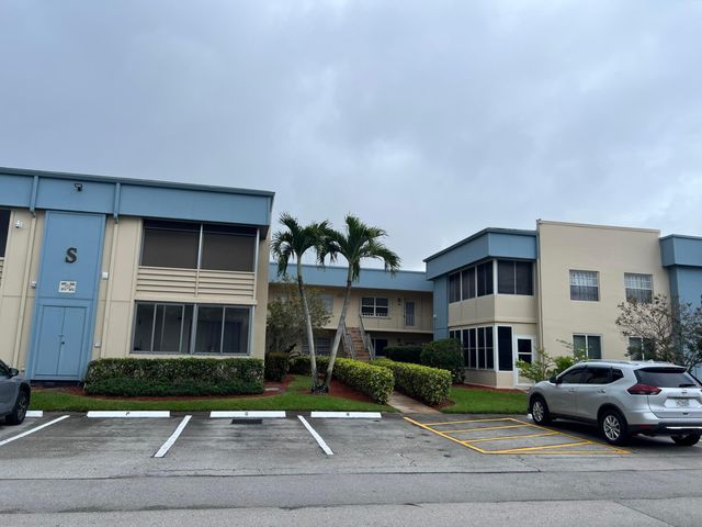 874 Flanders S, Delray Beach, FL 33484