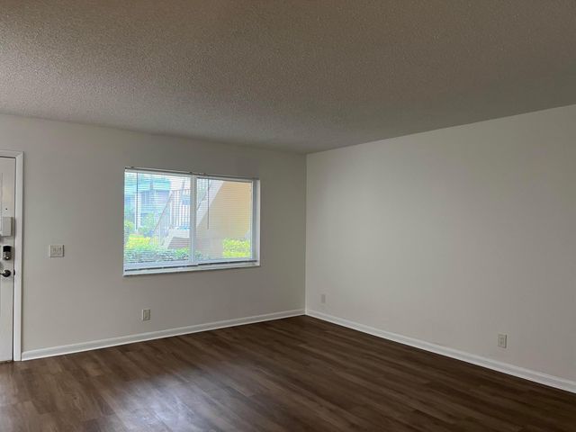 874 Flanders S, Delray Beach, FL 33484